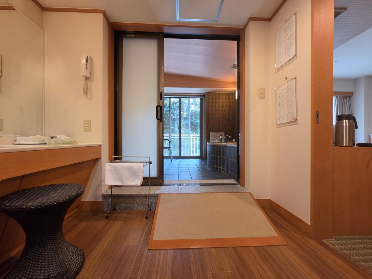 湯本富士屋ホテル 本館401号室の浴室入口